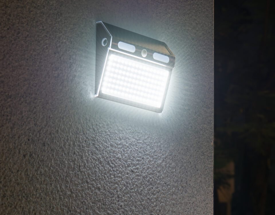 Solar motion sensor wall light 112 LED – super bright