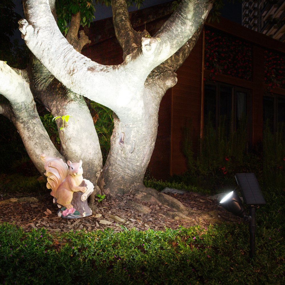 كشاف شمسي 18 LED – منظر كامل للكشاف – spotlight tree white light 1