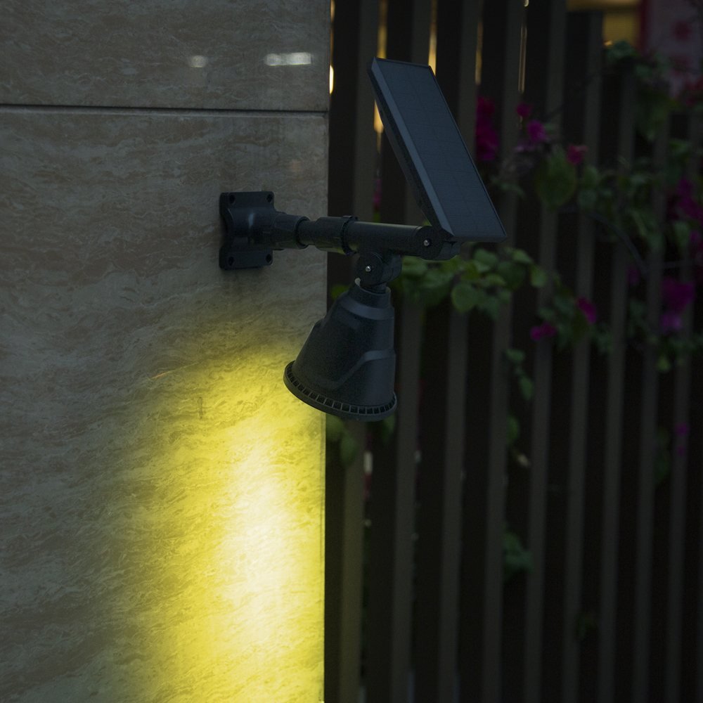 كشاف شمسي 18 LED – منظر كامل للكشاف – spotlight wall mount warm light 02 1
